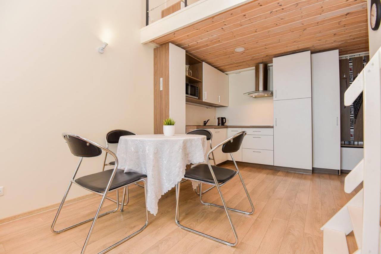 Grey Red Apartments بالانغا المظهر الخارجي الصورة