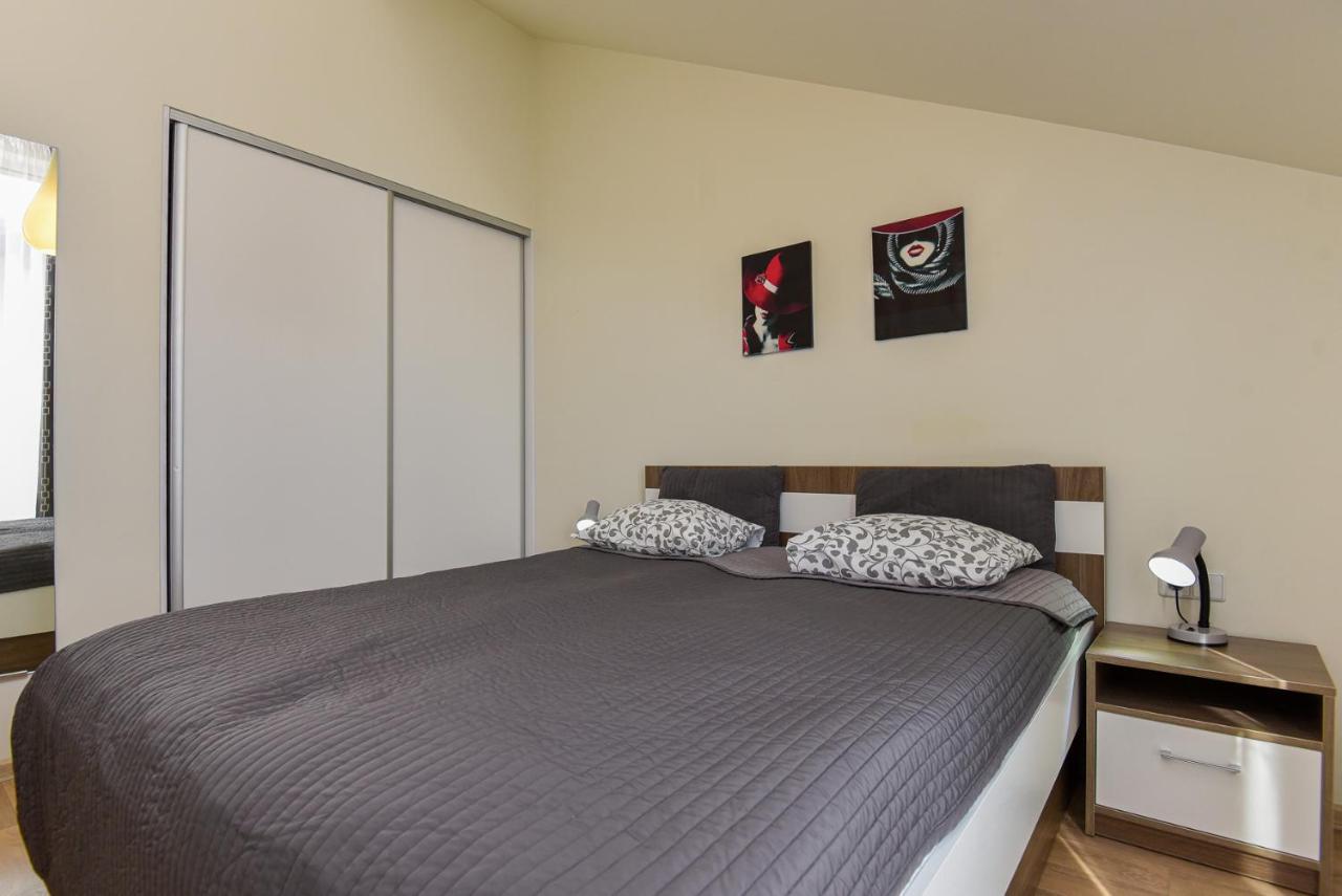 Grey Red Apartments بالانغا المظهر الخارجي الصورة